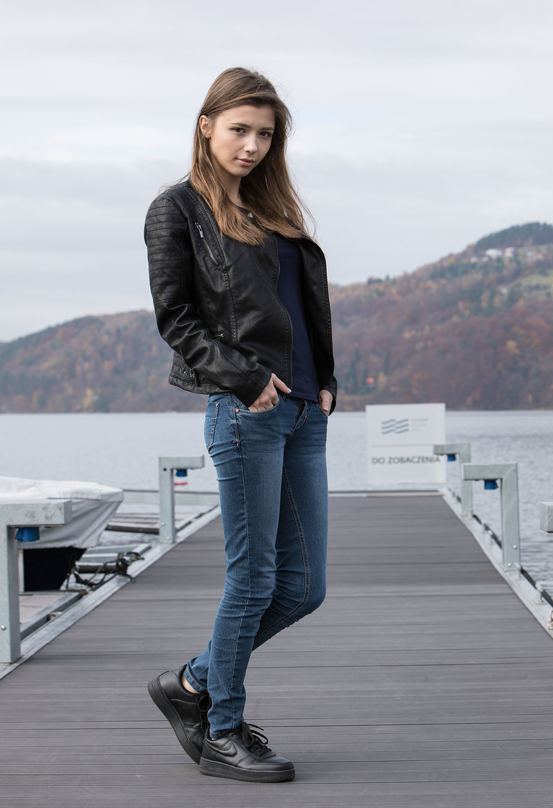 Аленка, 24